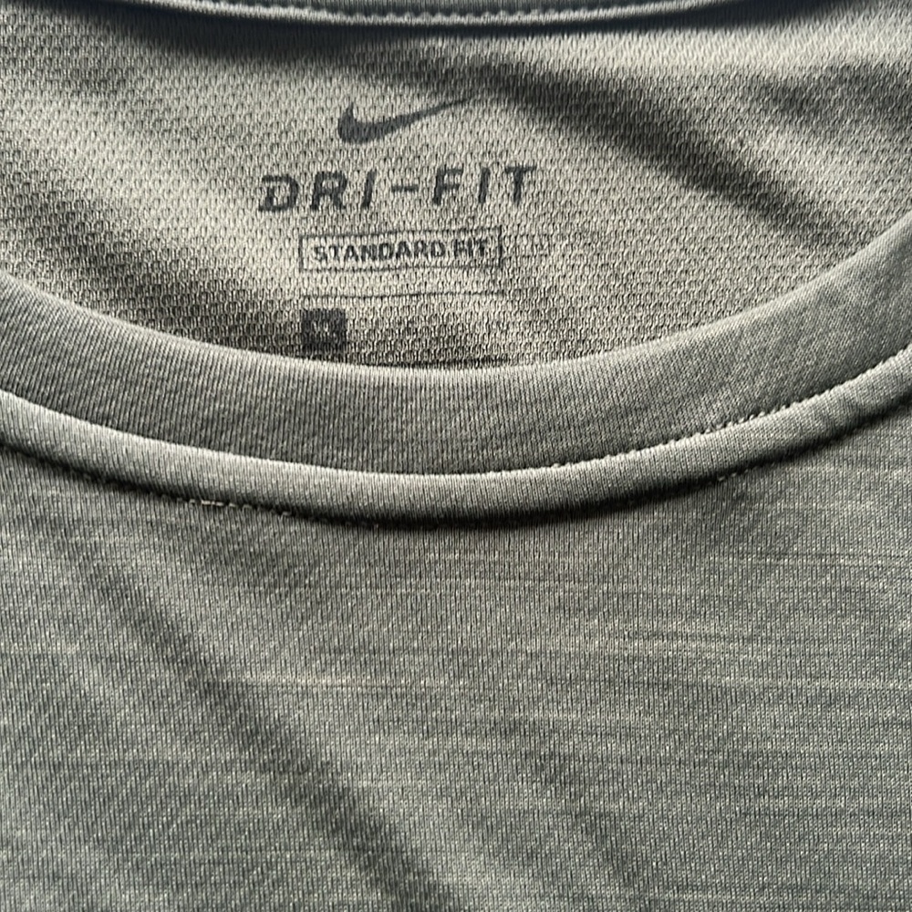 Nike Dri-Fit T-shirt men's medium - Picture 4 of 4
